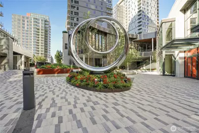 889 NE 103rd Avenue #610, Bellevue, WA 98004 - Photo 2