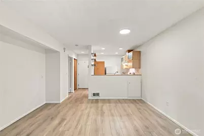 211 Summit Avenue E #108, Seattle, WA 98102 - Photo 6