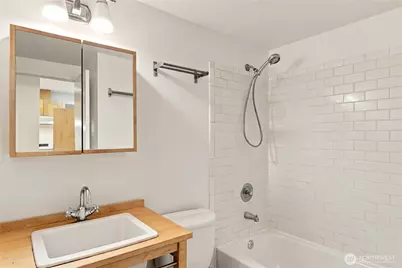 211 Summit Avenue E #108, Seattle, WA 98102 - Photo 16