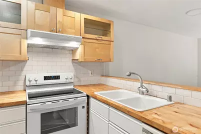 211 Summit Avenue E #108, Seattle, WA 98102 - Photo 14