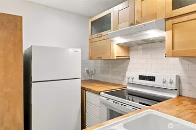 211 Summit Avenue E #108, Seattle, WA 98102 - Photo 10