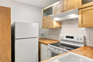211 Summit Ave E, Seattle, WA 98102 - Photo 10