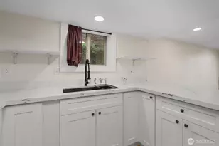 7710 Bagley Ave N, Seattle, WA 98103 - Photo 22