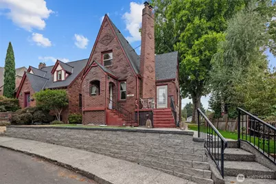 7710 Bagley Avenue N, Seattle, WA 98103 - Photo 1