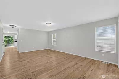 7825 Cortland Avenue SE, Snoqualmie, WA 98065 - Photo 4