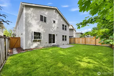7825 Cortland Avenue SE, Snoqualmie, WA 98065 - Photo 32