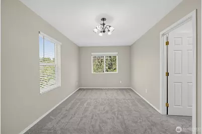 7825 Cortland Avenue SE, Snoqualmie, WA 98065 - Photo 24