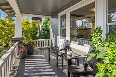 3915 Sunnyside Avenue N, Seattle, WA 98103 - Photo 2