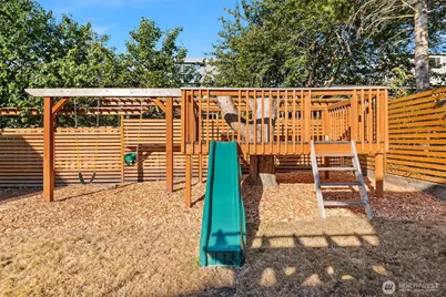 3915 Sunnyside Avenue N, Seattle, WA 98103 - Photo 28