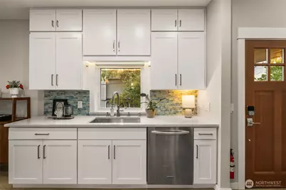 3516 Carr Place N, Seattle, WA 98103 - Photo 10