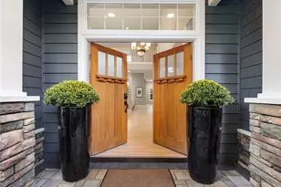 1106 3rd St, Kirkland, WA 98033 - Photo 2
