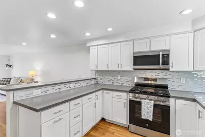 12333 28th Avenue NE #B, Seattle, WA 98125 - Photo 2