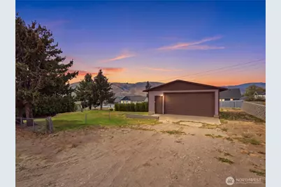 830 S Nancy Avenue, East Wenatchee, WA 98802 - Photo 1