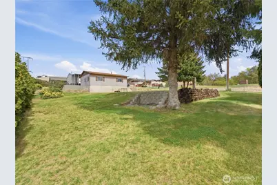 830 S Nancy Avenue, East Wenatchee, WA 98802 - Photo 4