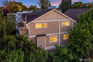 2112 Warren Ave N, Seattle, WA 98109 - Photo 2