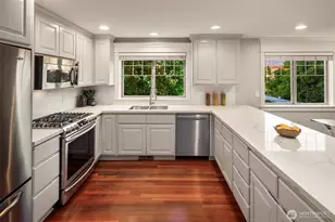 2112 Warren Ave N, Seattle, WA 98109 - Photo 18