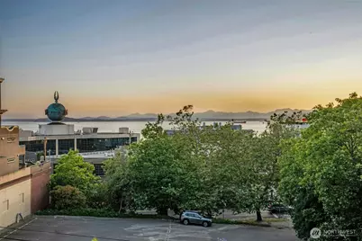 133 Queen Anne Avenue N #304, Seattle, WA 98109 - Photo 4