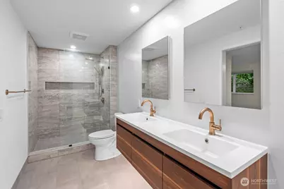 9910 NE 137th Street #C111, Kirkland, WA 98034 - Photo 14