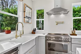 7124 Wright Ave SW, Seattle, WA 98136 - Photo 12