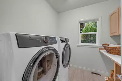 1260 108th Avenue NE, Bellevue, WA 98004 - Photo 28