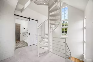 5049 Pullman Ave NE, Seattle, WA 98105 - Photo 16