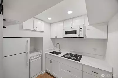 5049 Pullman Avenue NE, Seattle, WA 98105 - Photo 28