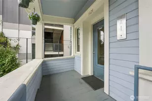 1424 Belmont Ave, Seattle, WA 98122 - Photo 4