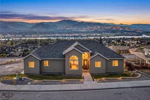 566 Lower Daniels Dr, East Wenatchee, WA 98802 - Photo 1
