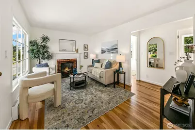 1015 N 40th Street, Seattle, WA 98103 - Photo 2