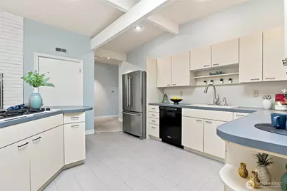 8218 SE 36th Street, Mercer Island, WA 98040 - Photo 12