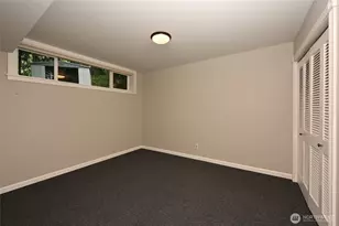 5212 W Mercer Pl, Mercer Island, WA 98040 - Photo 24