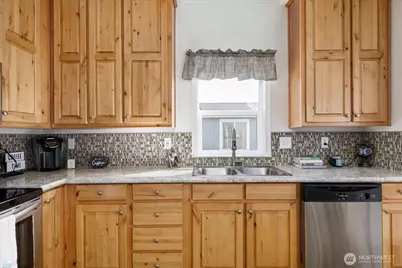225 NE Ernst Street #114, Oak Harbor, WA 98277 - Photo 10