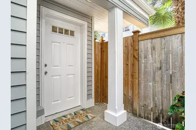 8529 Midvale Avenue N #C, Seattle, WA 98103 - Photo 1