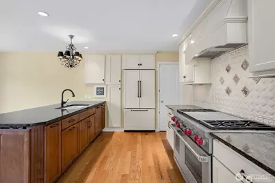4021 NE 60th Street, Seattle, WA 98115 - Photo 8