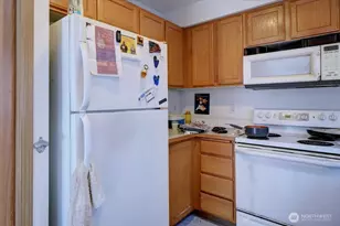 9029 S J St, Tacoma, WA 98444 - Photo 10