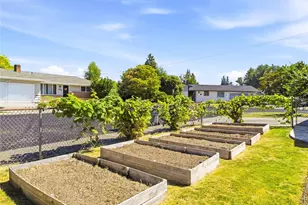 129 Christina Dr, Sumner, WA 98390 - Photo 34
