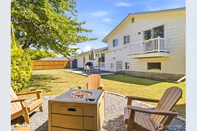 129 Christina Drive, Sumner, WA 98390 - Photo 32