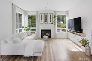 12012 NE 204th Pl, Bothell, WA 98011 - Photo 2