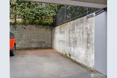 301 22nd Avenue E #1A, Seattle, WA 98112 - Photo 16