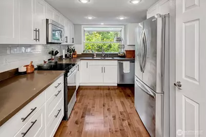15228 SE 49th Street, Bellevue, WA 98006 - Photo 4