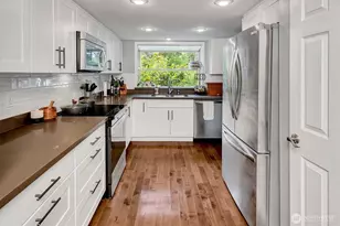 15228 SE 49th St, Bellevue, WA 98006 - Photo 4