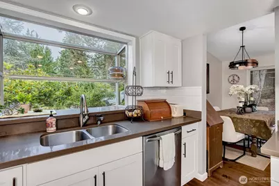 15228 SE 49th Street, Bellevue, WA 98006 - Photo 16