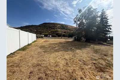 405 1/2 W Clay Street, Dayton, WA 99328 - Photo 2