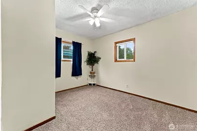1140 N Cambrian Avenue, Bremerton, WA 98312 - Photo 16