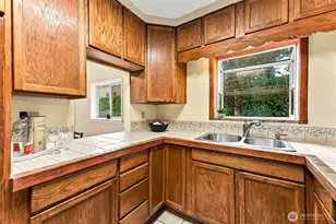 1140 N Cambrian Ave, Bremerton, WA 98312 - Photo 6