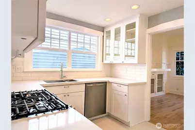 1713 33rd Avenue, Seattle, WA 98122 - Photo 4
