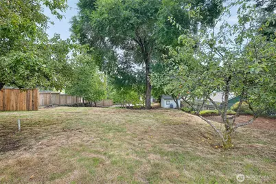 10915 North Park Avenue N, Seattle, WA 98133 - Photo 34