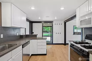 10915 N Park Ave N, Seattle, WA 98133 - Photo 12