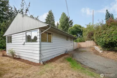 10915 North Park Avenue N, Seattle, WA 98133 - Photo 4