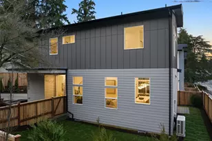 8403 NE 137th St, Kirkland, WA 98034 - Photo 30